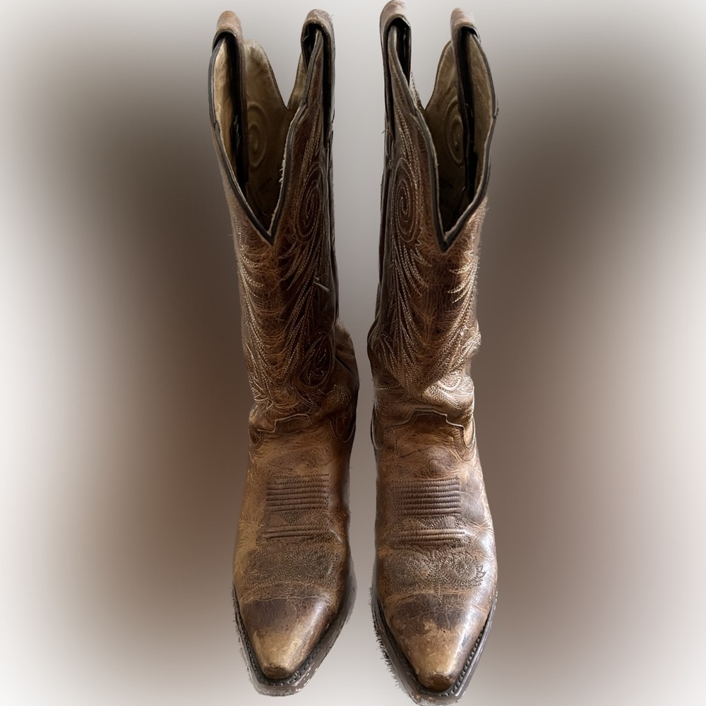 Justin scalloped shaft boots